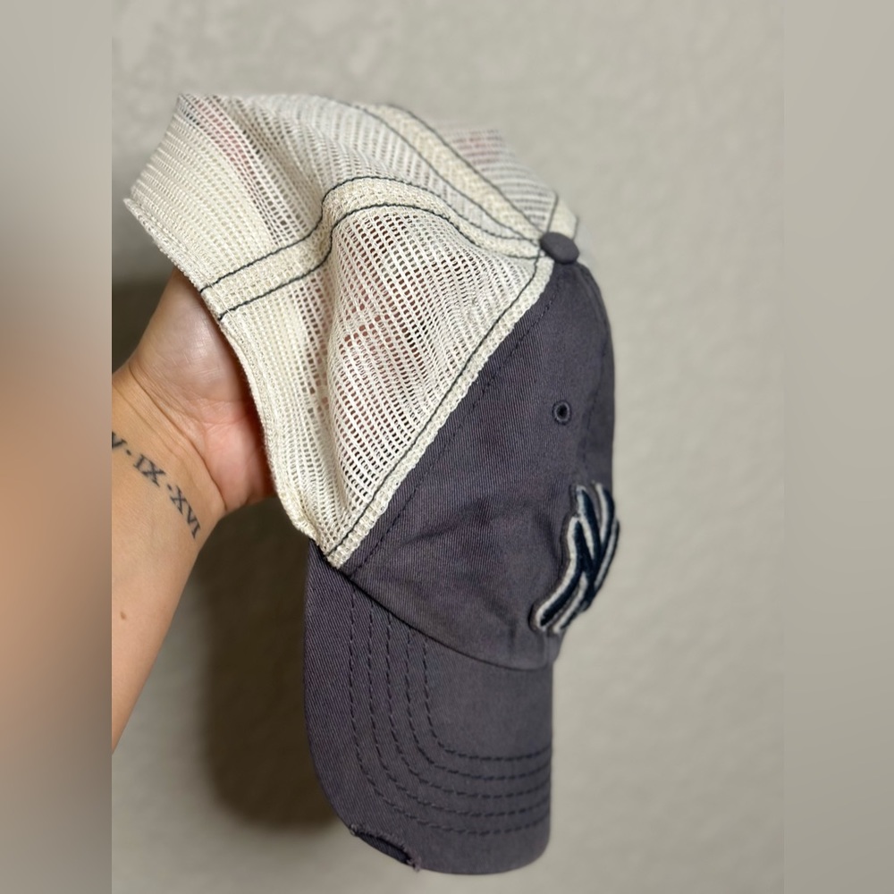 Women’s New York Yankee hat. Bought from Lids. Only worn once.